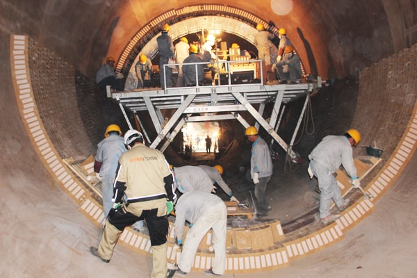 2011112820472683-min 2011112820472683-min